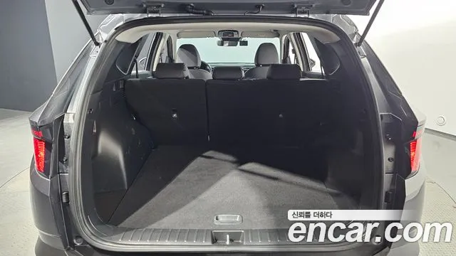 Hyundai Tucson Tucson (NX4) Бензин 1.6 турбо 2WD — Фото автомобиля 16