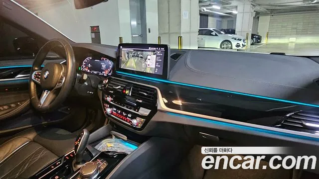 BMW 5 Series G30 — Фото автомобиля 11