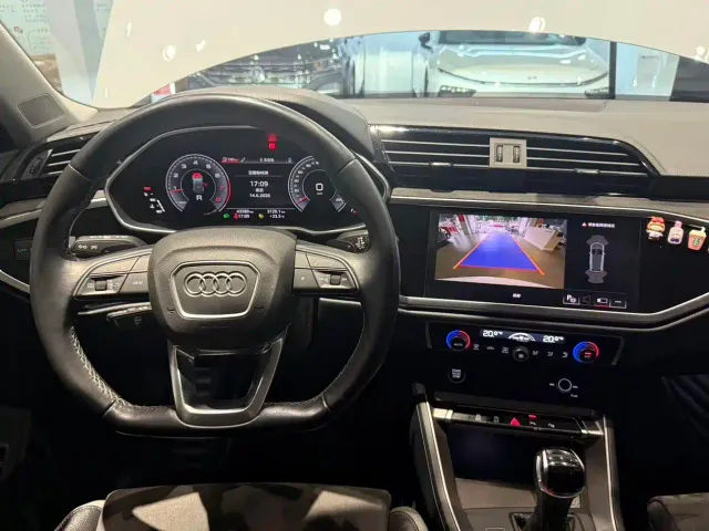 Audi Q3 — Фото автомобиля 14