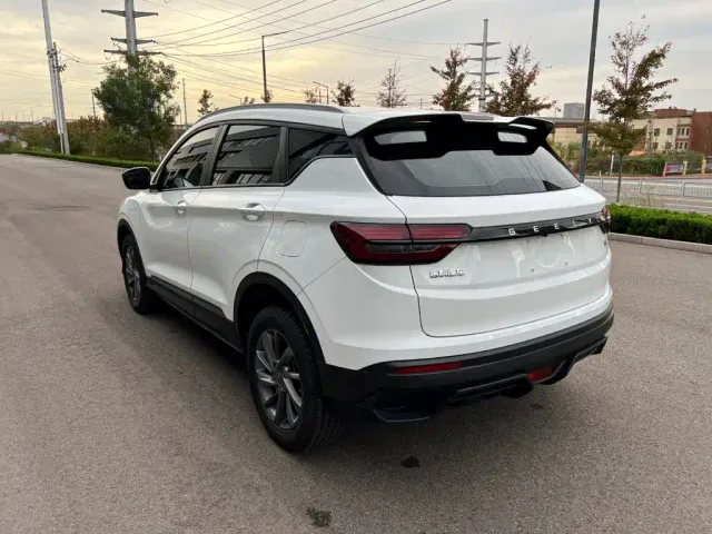 Geely Binyue — Фото автомобиля 5