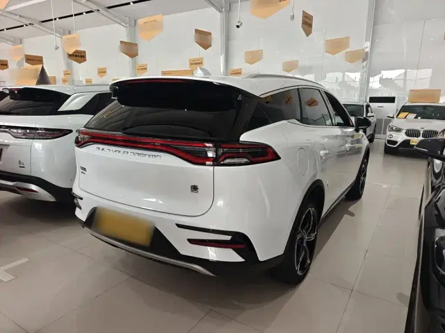 BYD Tang — Фото автомобиля 7