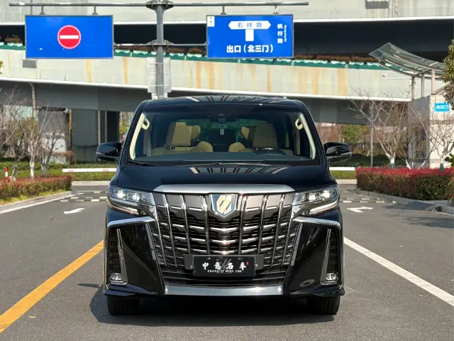 Toyota Alphard — Фото автомобиля 2