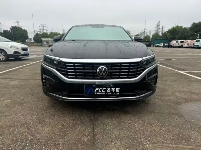Volkswagen Passat — Фото автомобиля 3