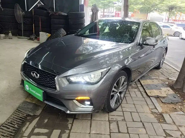 Фотография автомобиля — Infiniti Q50L
