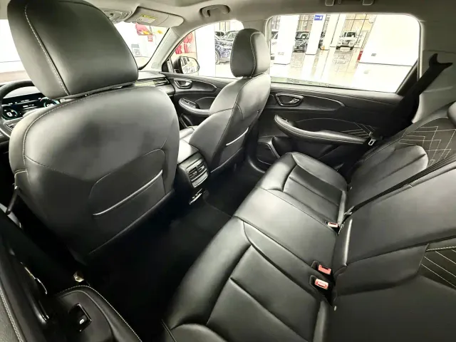Roewe RX5 — Фото автомобиля 13