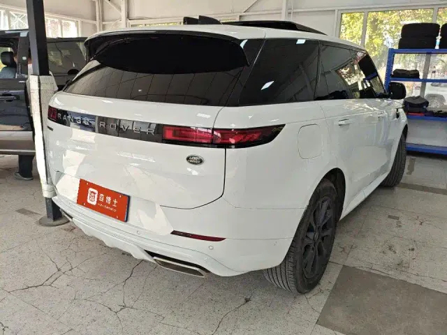 Land Rover Range Rover Sport — Фото автомобиля 4