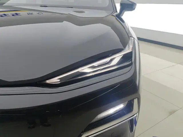 Geely Galaxy Xingyao 8 — Фото автомобиля 5