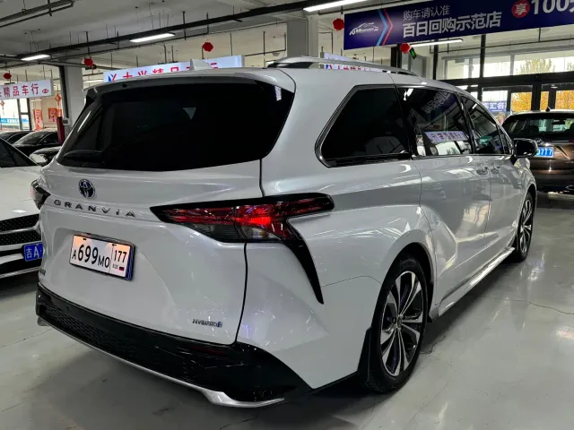 Toyota Granvia — Фото автомобиля 7