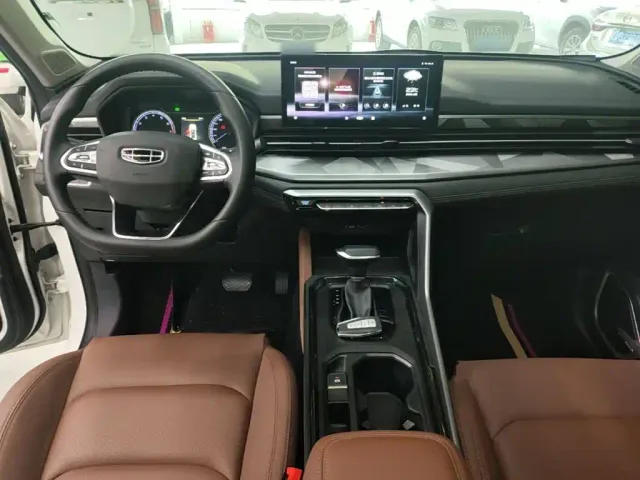 Geely Vision X6 — Фото автомобиля 9
