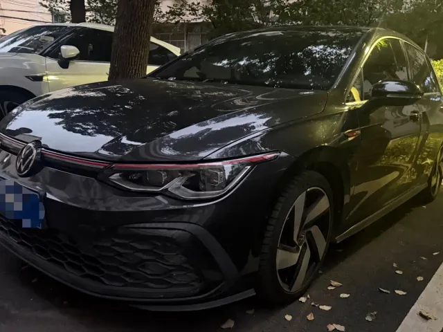 Фотография автомобиля — Volkswagen Golf GTI