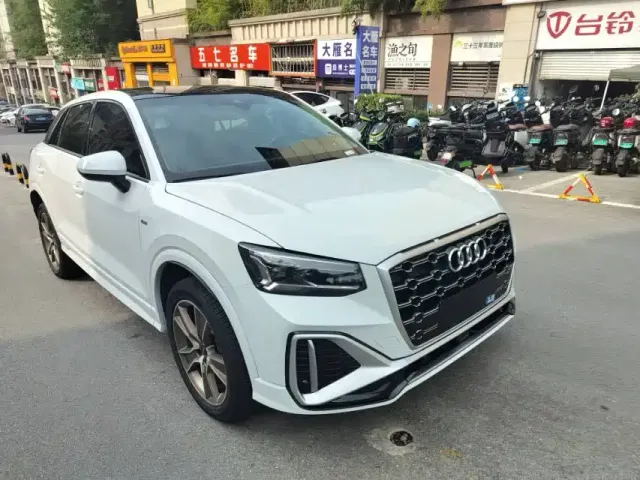 Audi Q2L — Фото автомобиля 3