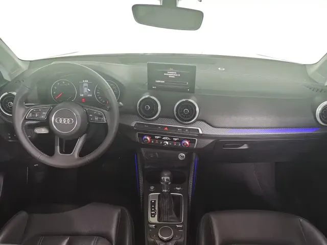 Audi Q2L — Фото автомобиля 7