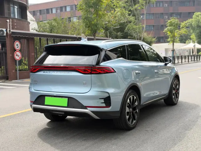 BYD Tang — Фото автомобиля 9