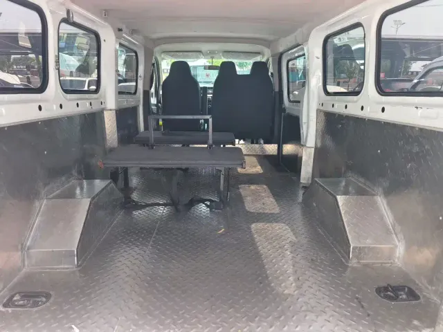 JMC E-Fushun — Фото автомобиля 4