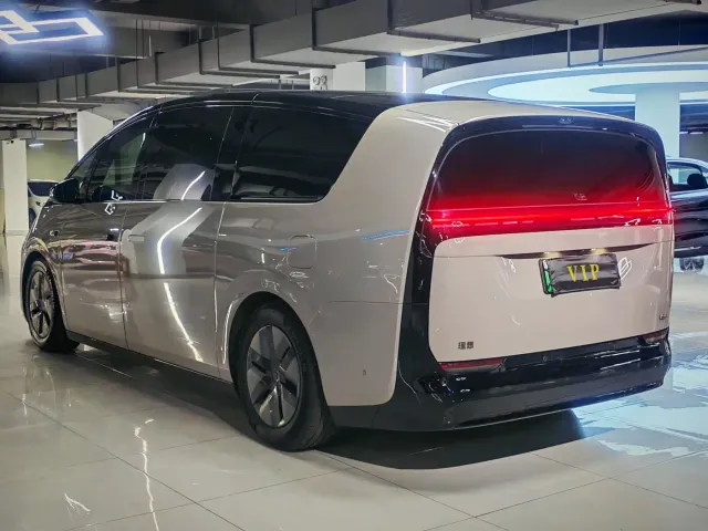 Li Auto MEGA — Фото автомобиля 6