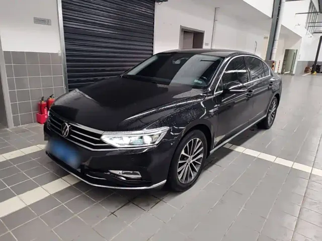 Фотография автомобиля — Volkswagen Magotan