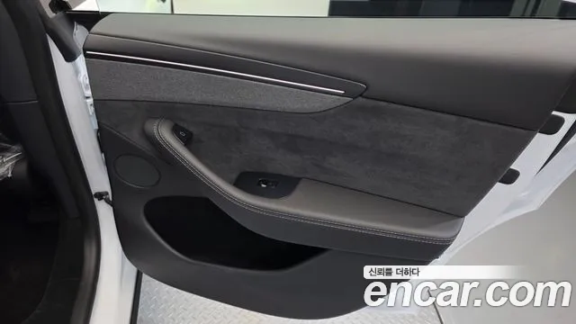 Tesla Model Y — Фото автомобиля 14