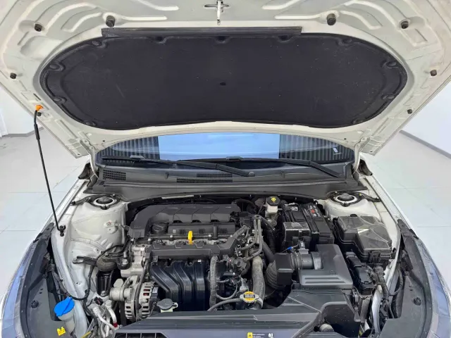 Hyundai Elantra — Фото автомобиля 20