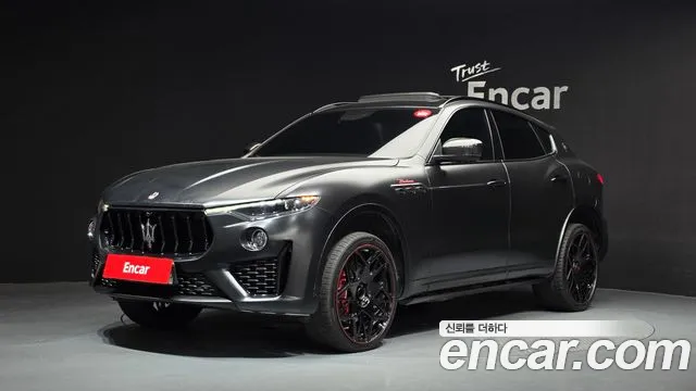 Фотография автомобиля — Maserati Levante
