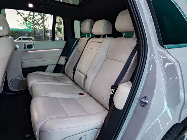 Li Auto L6 — Фото автомобиля 5
