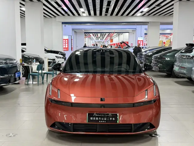 Lynk & Co Z10 — Фото автомобиля 2