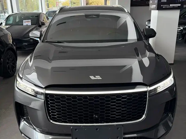 Li Auto ONE — Фото автомобиля 3