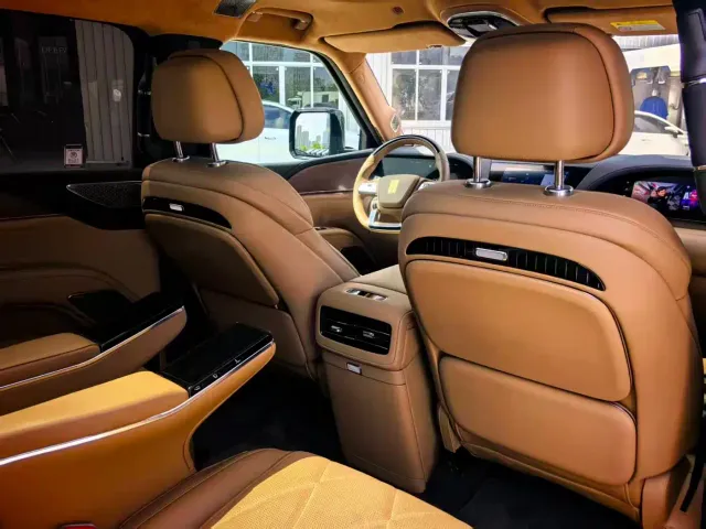 BYD U8L — Фото автомобиля 10