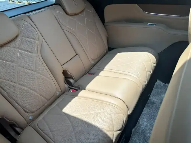 BYD U8L — Фото автомобиля 12