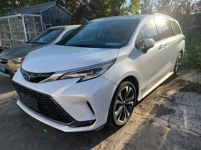 Фотография автомобиля — Toyota Granvia