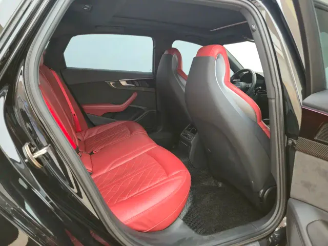 Audi A4L — Фото автомобиля 18