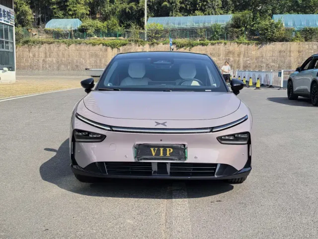 Xpeng P7+ — Фото автомобиля 2