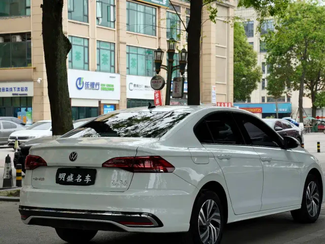 Volkswagen Bora — Фото автомобиля 15