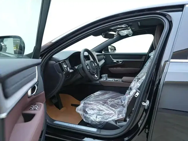 Volvo S90 — Фото автомобиля 8