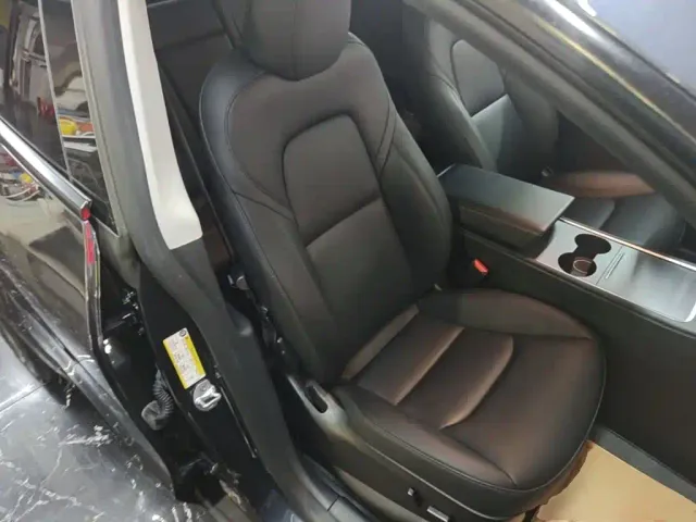 Tesla Model Y — Фото автомобиля 24