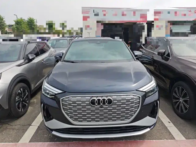 Audi Q4 e-tron — Фото автомобиля 2