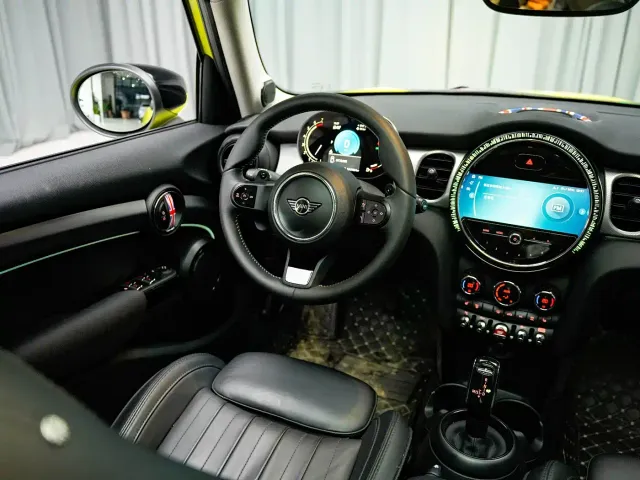MINI Hatch — Фото автомобиля 5
