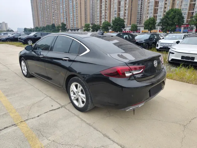 Buick Regal — Фото автомобиля 8