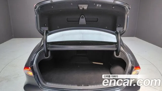 Hyundai Grandeur Premium — Фото автомобиля 28