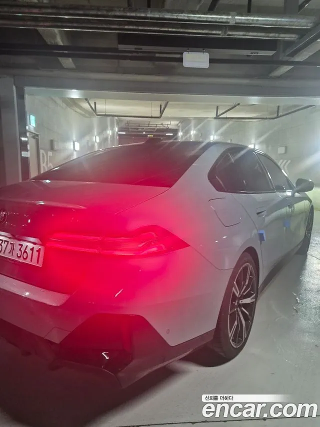 BMW 5 Series G60 — Фото автомобиля 2