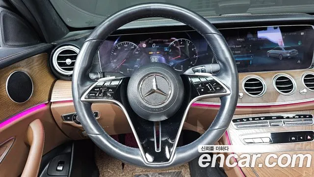 Mercedes-Benz E-Class — Фото автомобиля 14