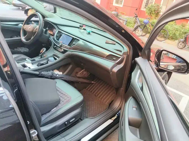 Buick LaCrosse — Фото автомобиля 12