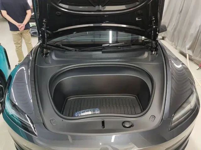 Tesla Model 3 — Фото автомобиля 19