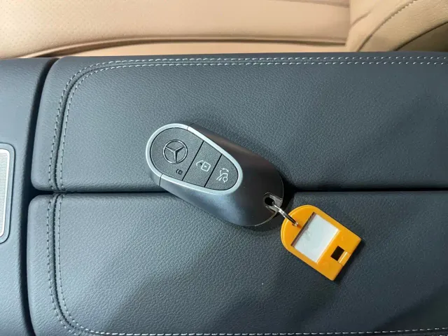 Mercedes-Benz E-Class — Фото автомобиля 29