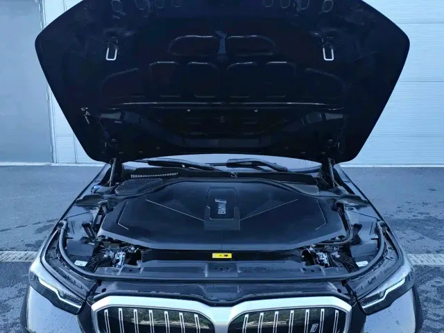 BMW i5 — Фото автомобиля 14