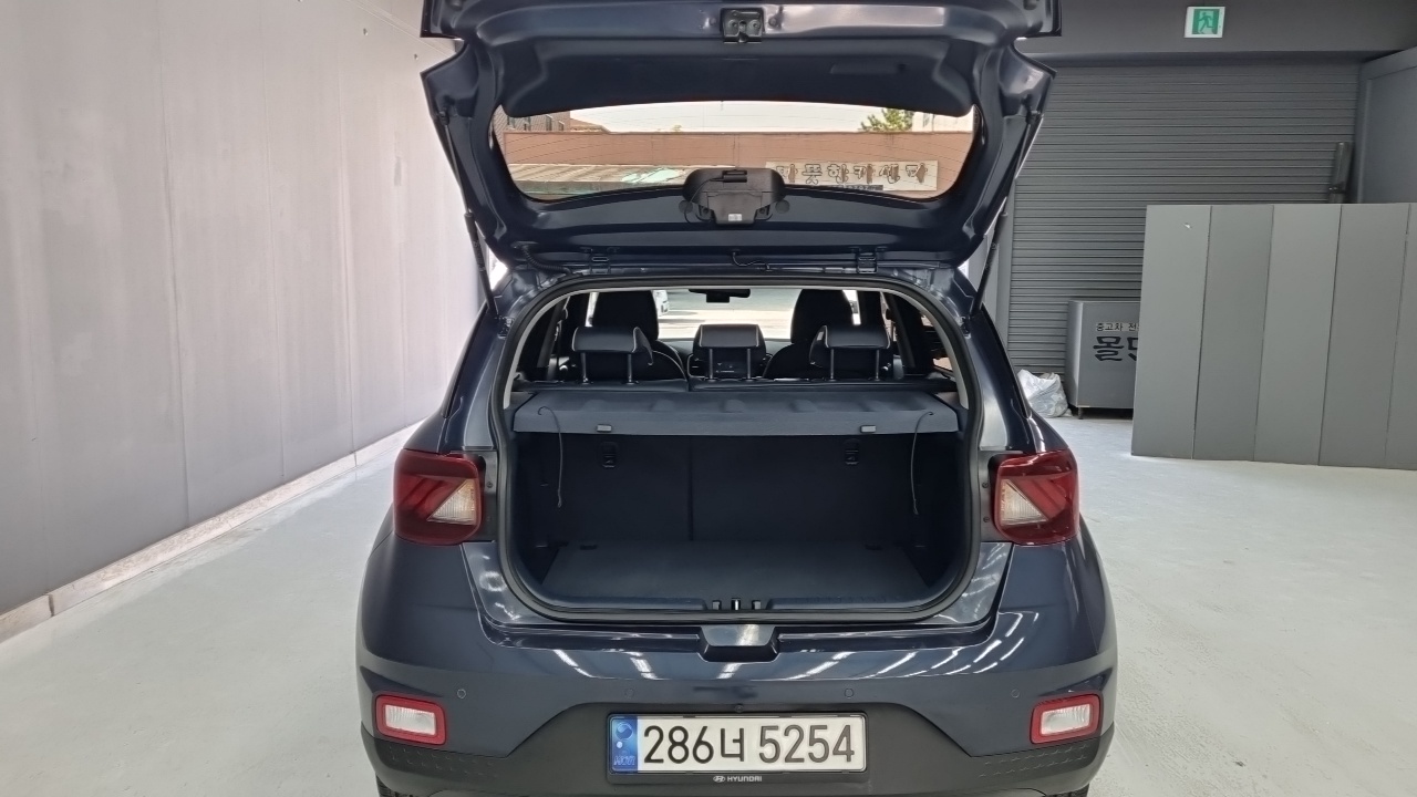 Hyundai Venue — Фото автомобиля 18