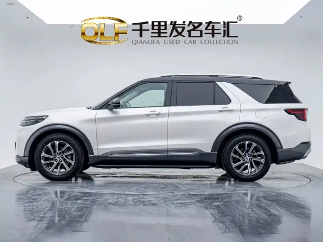 Ford Explorer — Фото автомобиля 4
