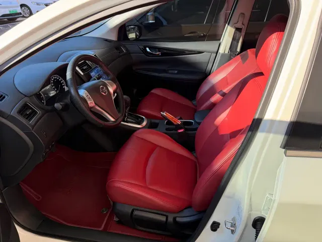Nissan Tiida — Фото автомобиля 4