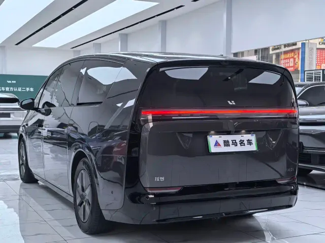 Li Auto MEGA — Фото автомобиля 14