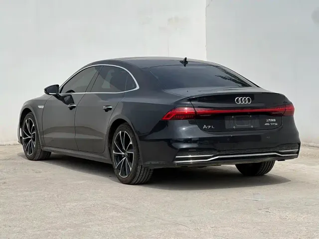 Audi A7L — Фото автомобиля 4