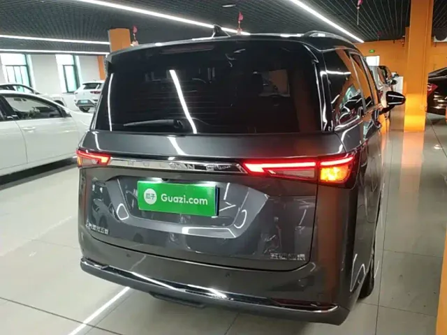 Wuling Jiachen — Фото автомобиля 6
